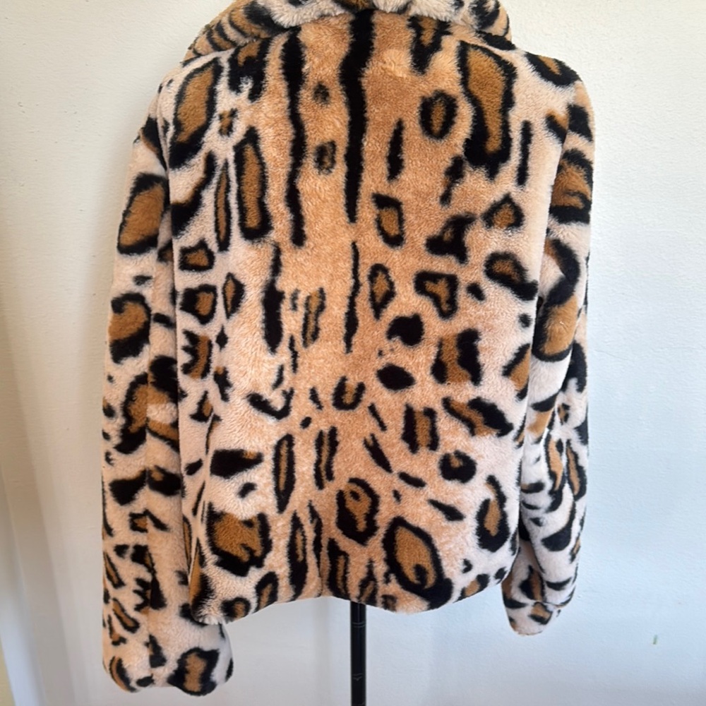 Leopard Print Faux Fur Jacket - Picture 5 of 10